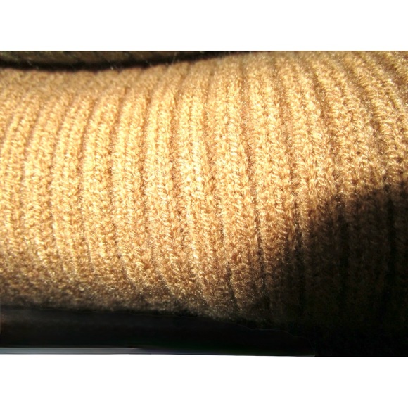 Time and Tru Women's TT Folded Ruana Multi-Wear Wrap being one size - Picture 6 of 7